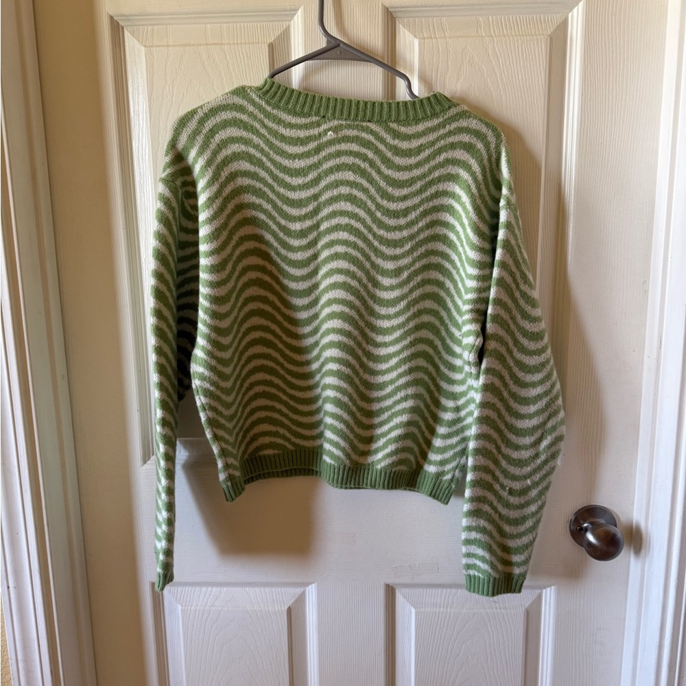 Forever 21 Green and Cream Wave Geometric Sweater - Picture 2 of 3